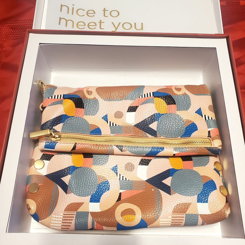 Geometric Patterned Clutch